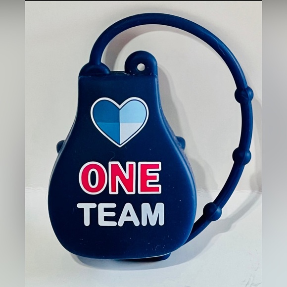 BBW BLUE APRON POCKETBAC SANITIZER HOLDER (NEW) - Picture 1 of 3
